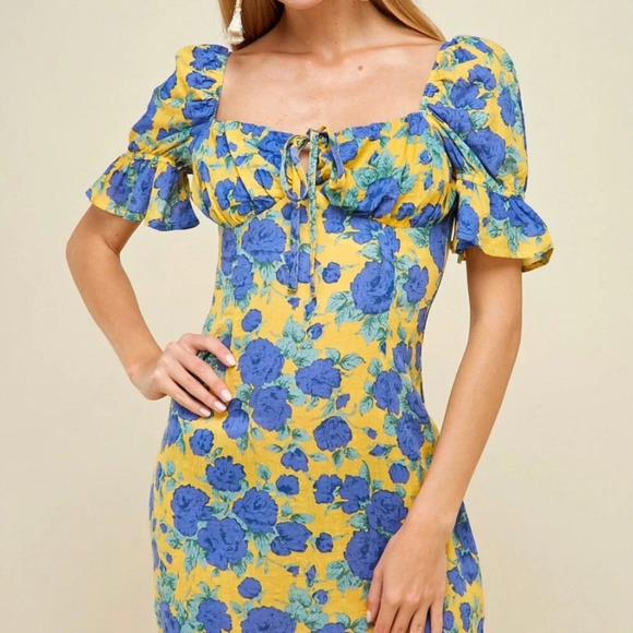 Floral Peplum Mini Dress with Ruffle Sleeves - Picture 2 of 4